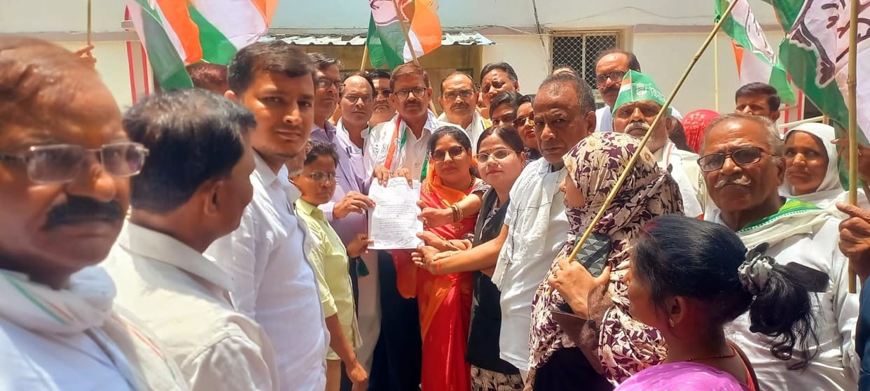 Congress workers demonstrated in the Collectorate premises
