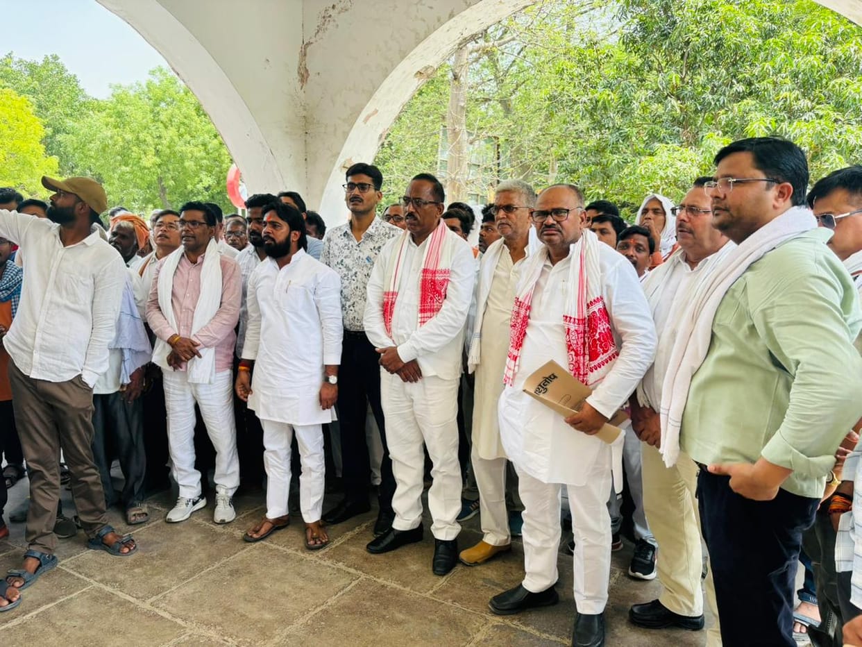 Farmers angry over land acquisition, complaint to DM
