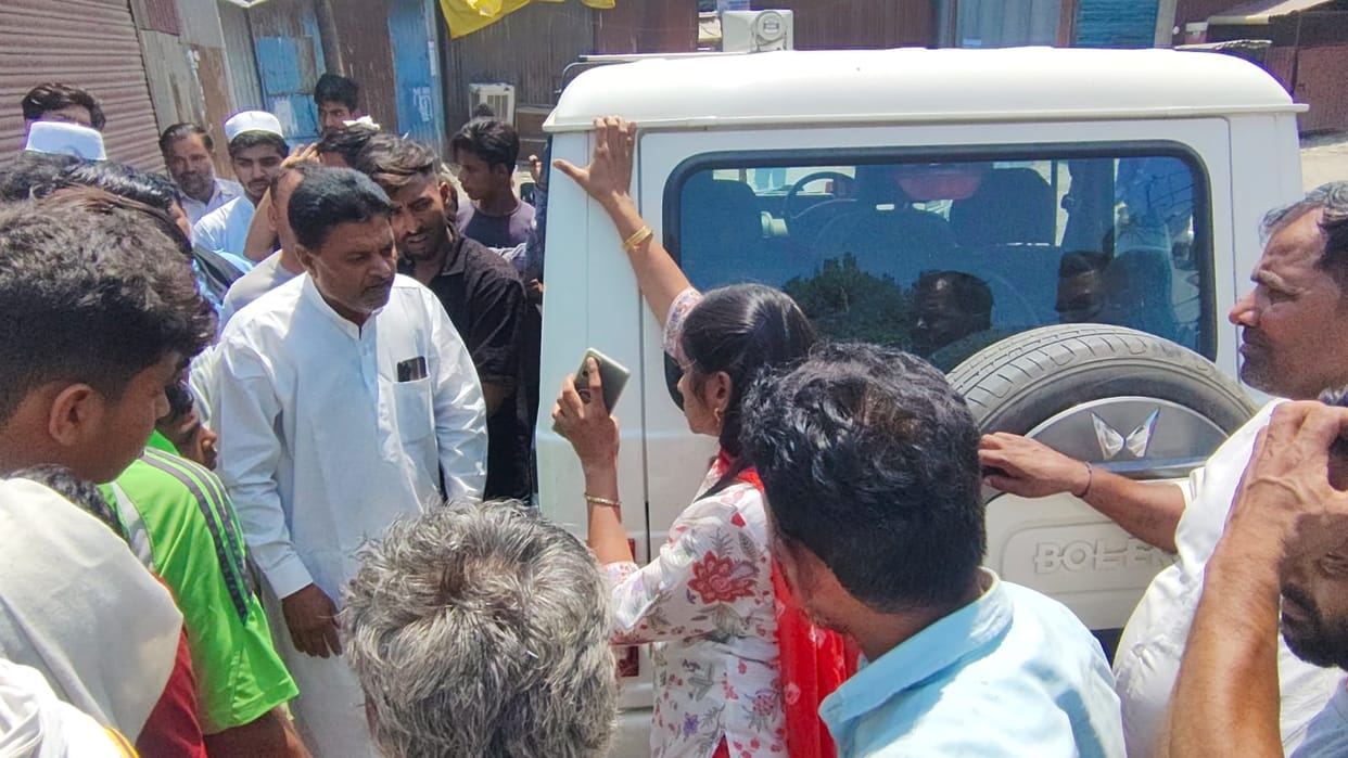 Uproar over Disconnection of Electricity Supply to Temporary Shops
