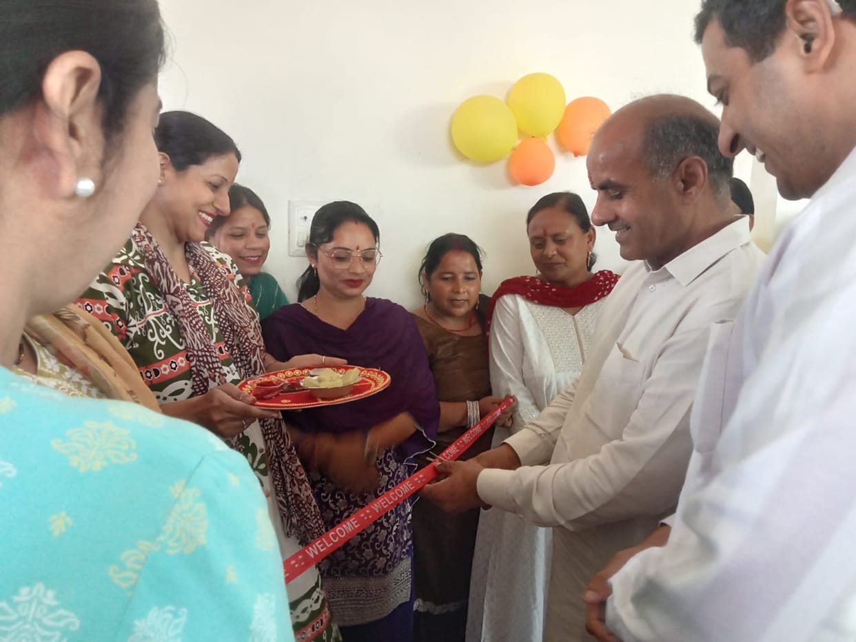 100 People Sample Meals at Women's Canteen on Day One
