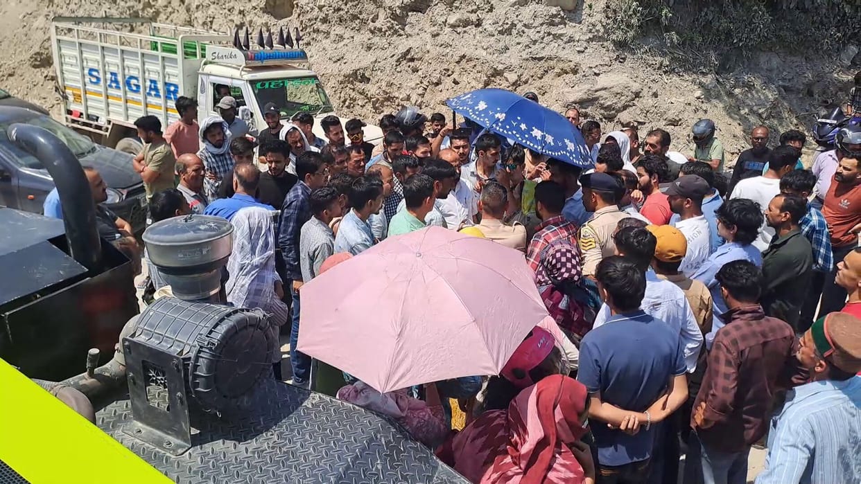 People fed up with the dust storm staged a sit-in on the highway and blocked it.