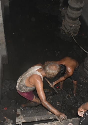 Helpless life in the duct
