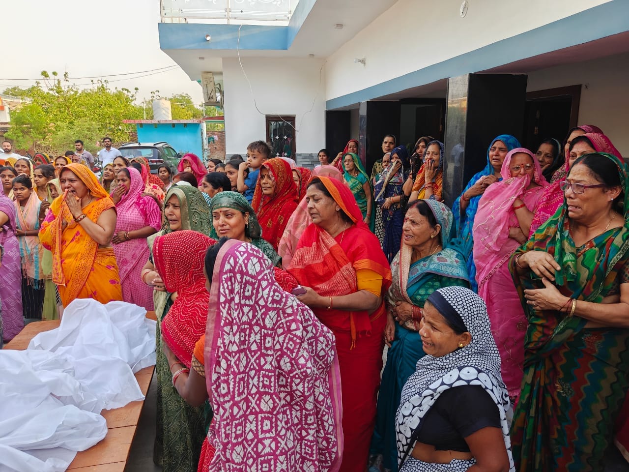 The family was on their way to attend a Ramcharitmanas recitation; three deaths spark mourning in the village