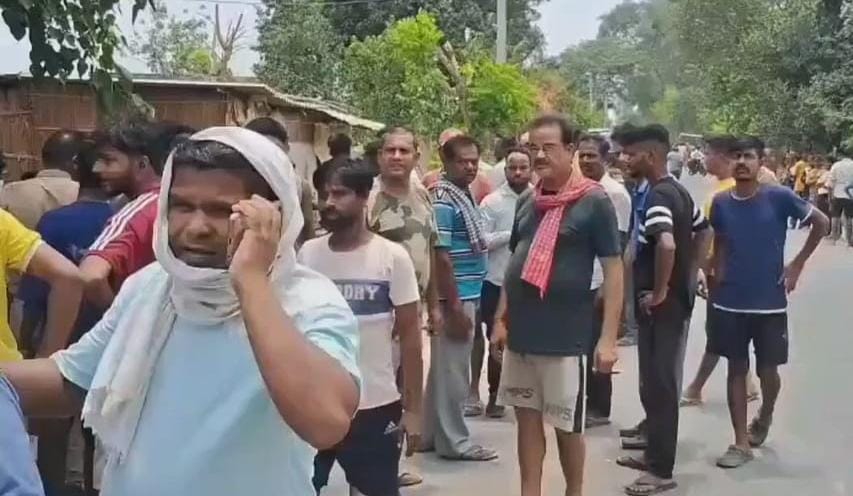 300 families and traders face protest after power outage for 43 hours