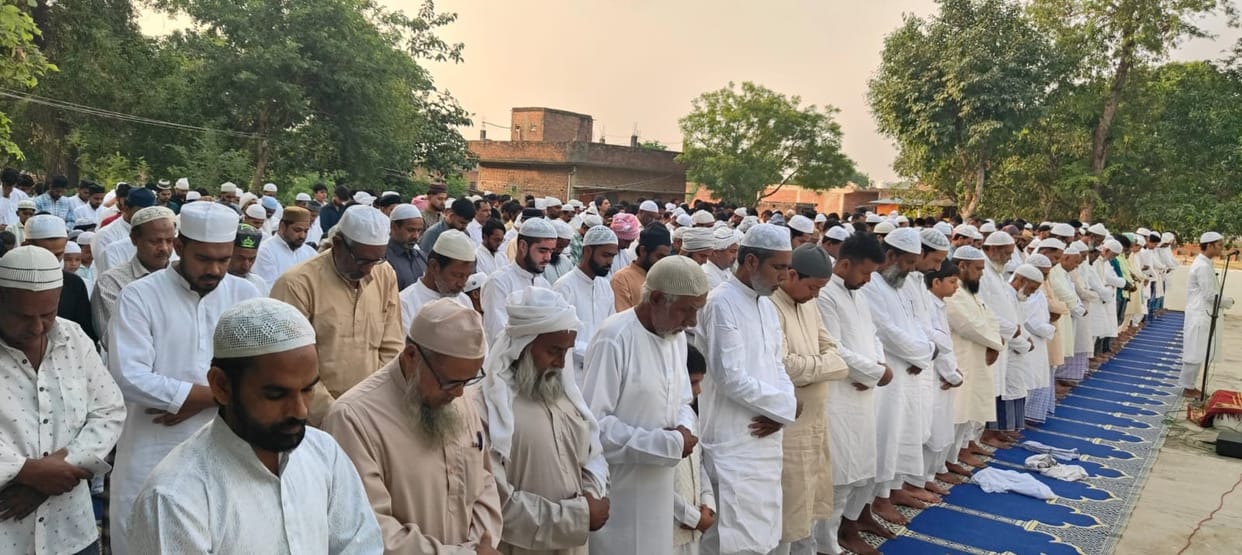 Prayers were offered in 540 Eidgahs, and supplications were made by prostrating before Allah's court