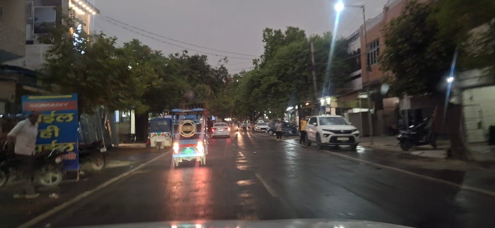 Drizzle accompanied by storm in Bahadurgarh