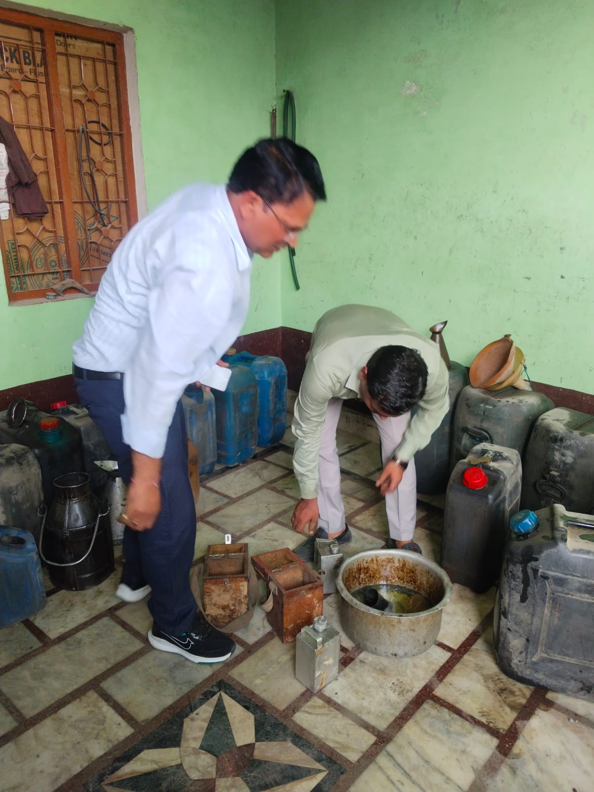 Diesel business was going on in the house, 220 liters recovered