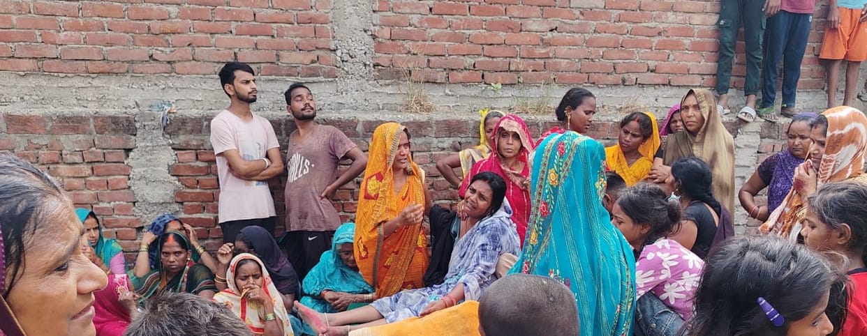 Two hours before the sister's departure, a brother and a cousin died in a road accident.