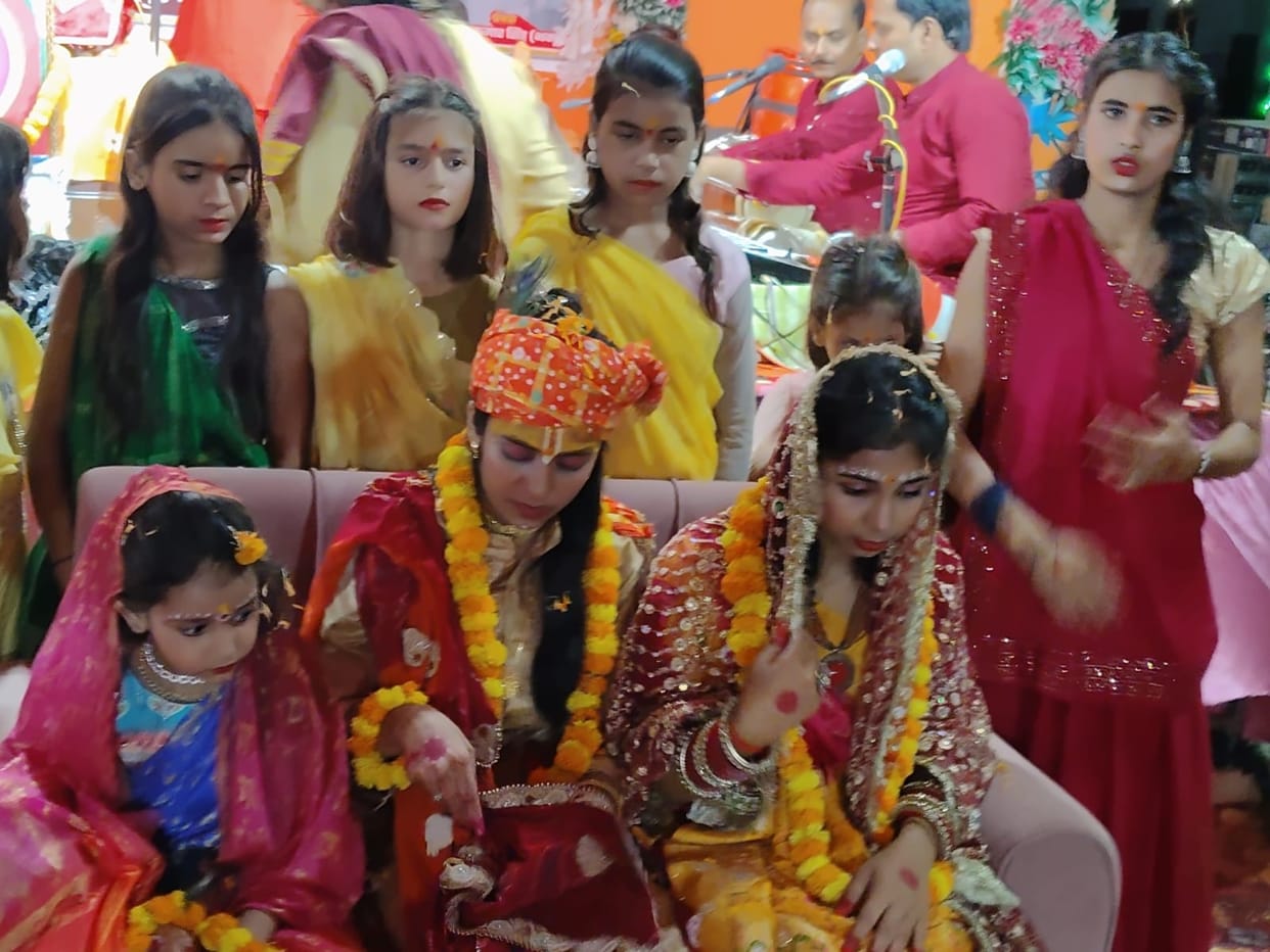 Devotees rejoiced in the devotion of Lord Krishna, the marriage of Krishna and Rukmini captivated the audience.