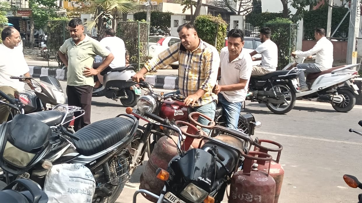 LPG connections will be stopped in areas with PNG pipelines, list submitted