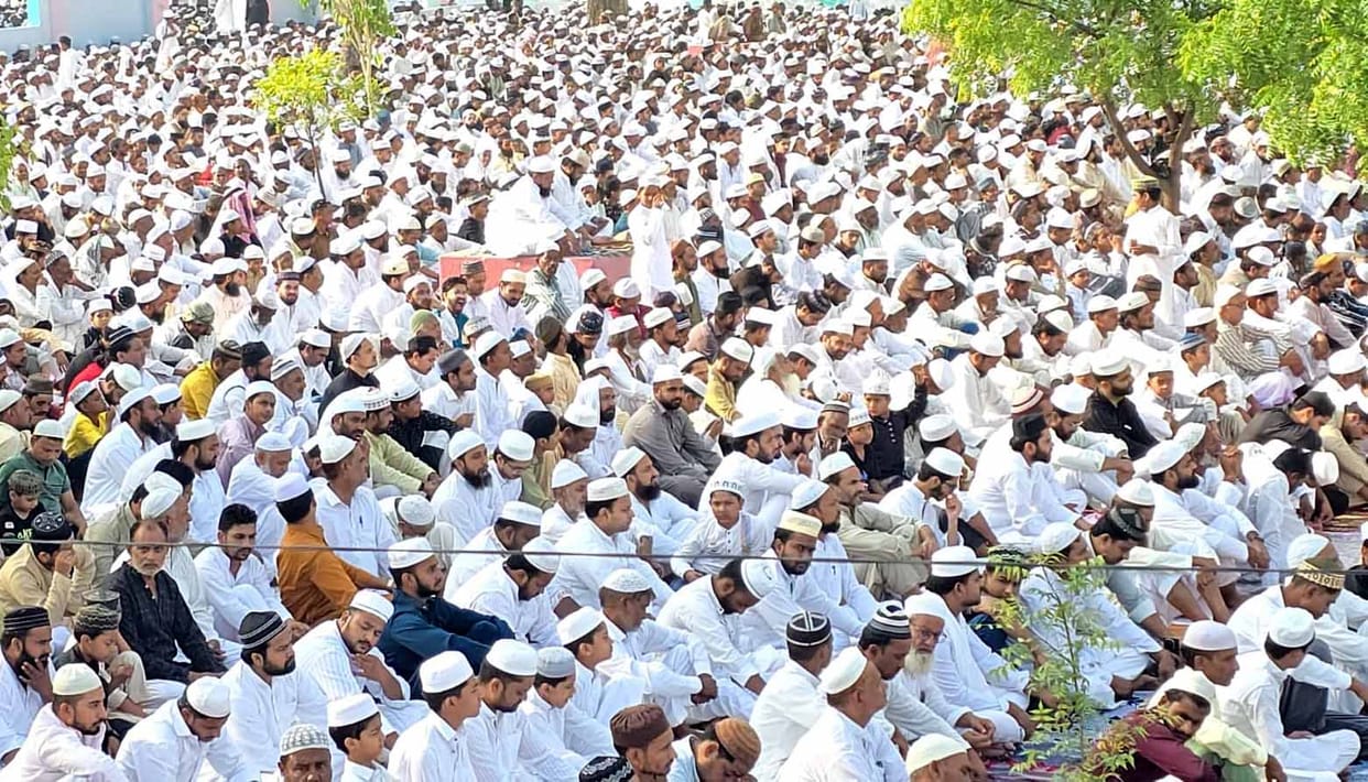 Millions of heads bowed down in prayer at the mosque and Eidgah.