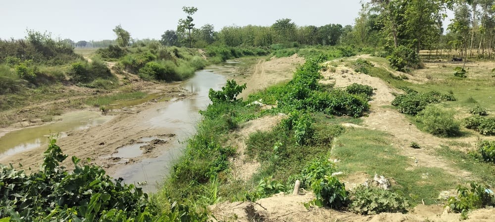 Monsoon is near... Flood fears due to Mahav drain embankment not filling up