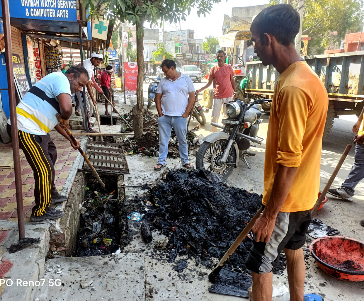 The municipality launched a campaign to clean the drains.
