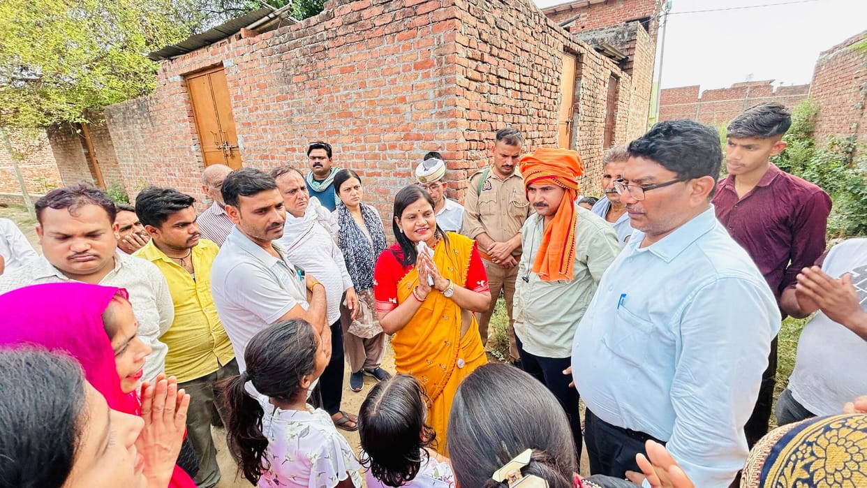 People of Balaji Nagar staged a sit-in protest demanding construction of streets and drains.