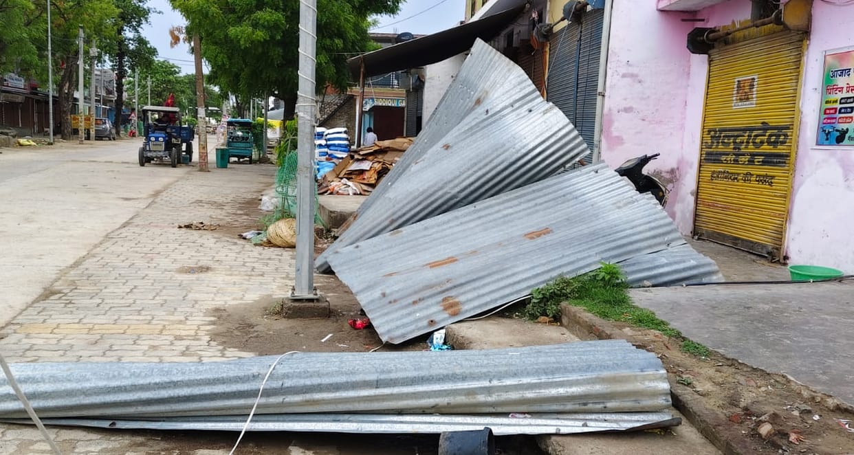The storm worsened the situation, leaving 350 villages without electricity for 14 hours