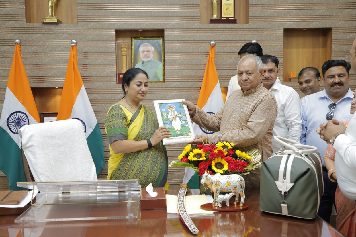 A delegation from the Kshatriya community met with the Delhi CM.