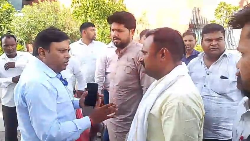 A ruckus erupted at a toll plaza after a BKU leader's vehicle was stopped. Workers gathered at the Agra-Lucknow Expressway toll plaza, prompting management to apologize.