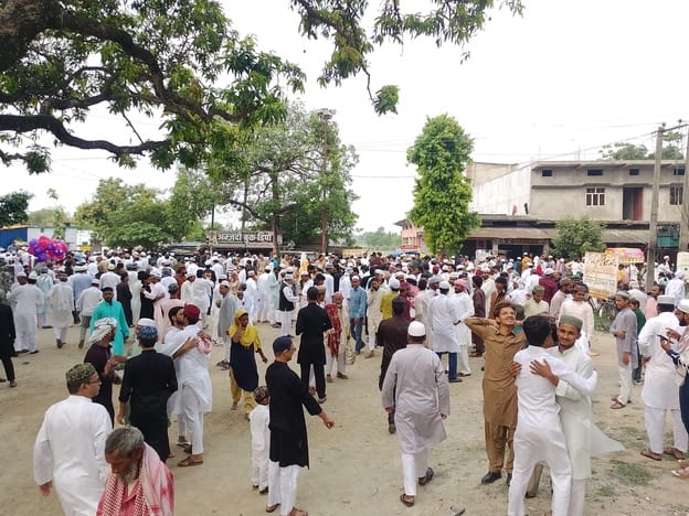 Devotees offered Bakrid prayers and prayed for peace and harmony.