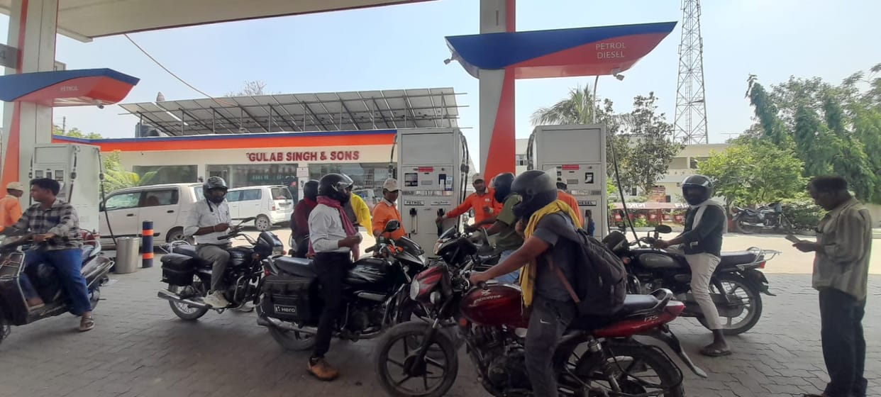 The shortage of diesel and petrol increased at the pumps in Gangapar