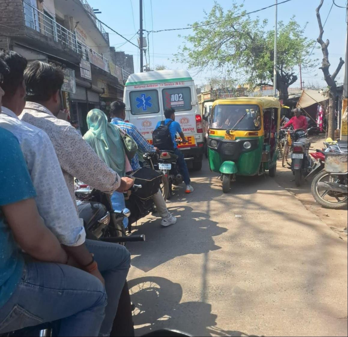 Despite no entry, there is traffic jam at the main intersection.