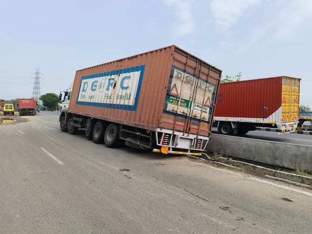 Danger from open drains, trolley crashes near Khaliyawas
