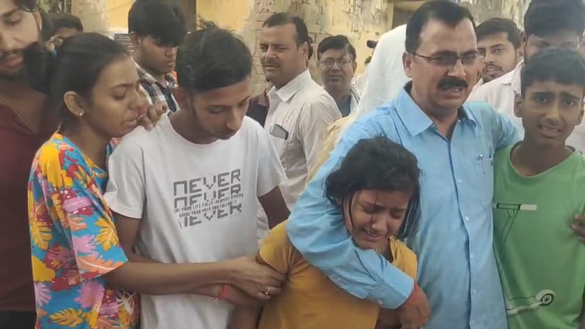 Builder Sandeep Singh's body reaches village, chaos ensues