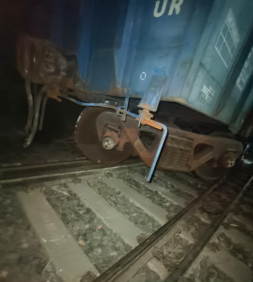 Bihar Two coaches of Sonepur Chhapra goods train derailed Hajipur vaishali
