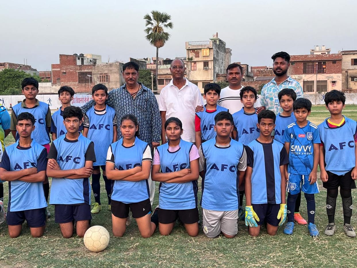 Defeating FC, the School Sports Committee won the football tournament