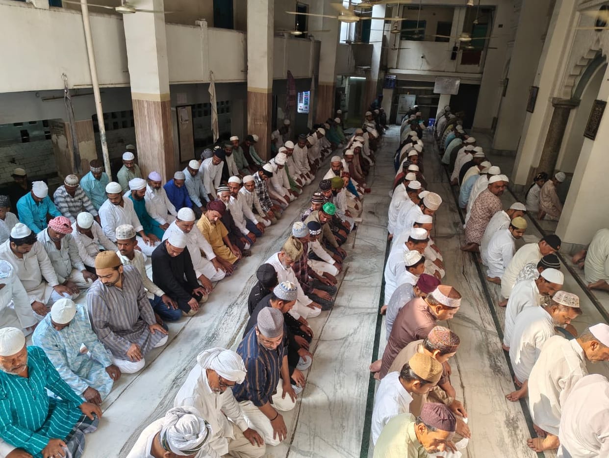 To get the pleasure of Allah, he offered prayers in 350 mosques and made sacrifices.