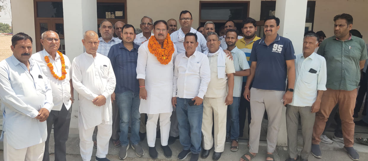 Vinod Chaukar became the head of Bapauli Grain Market Arhatiya Association.