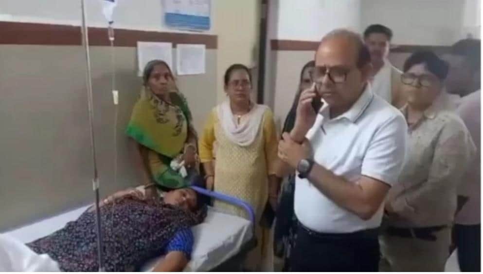 Tehsildar's health deteriorates after the action, hospitalized, revenue staff come out in support