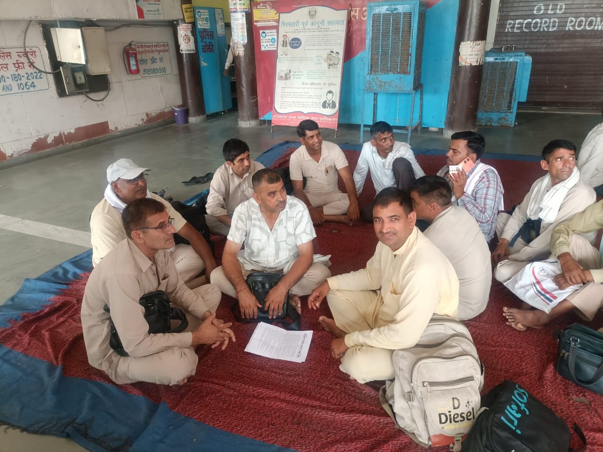 Roadways employees staged a sit-in for various demands and sent a memorandum to the minister