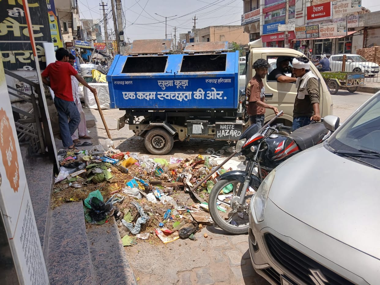 If the accounts were not closed, they threw garbage at the bank gate and sat on strike