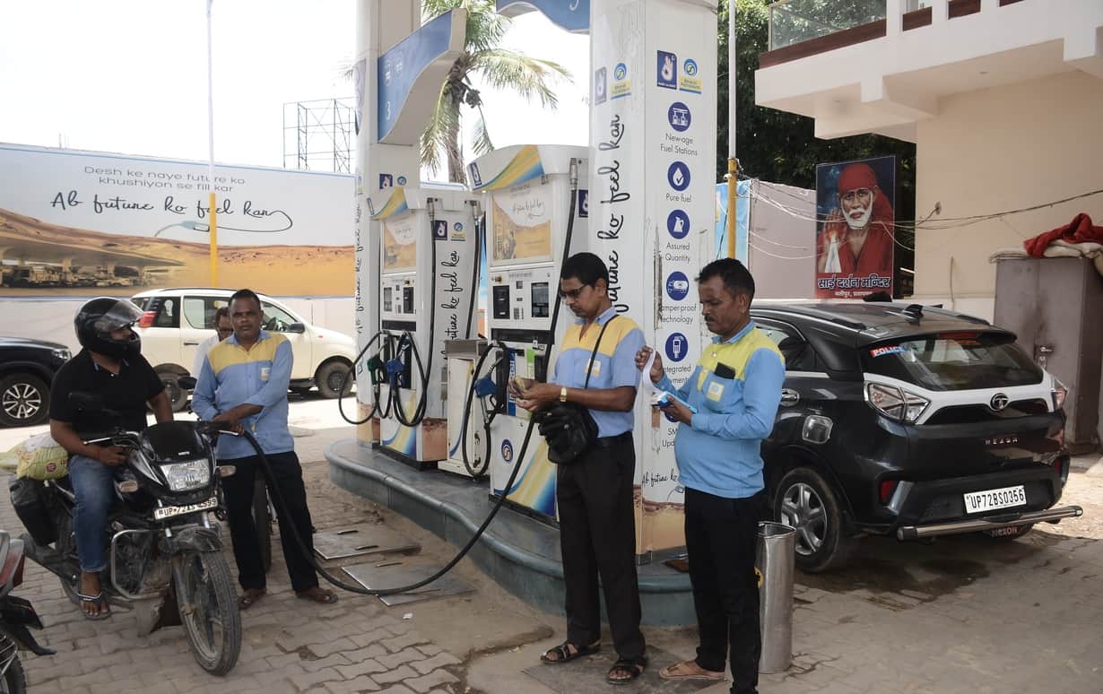 Fuel crisis in the region... somewhere oil was available at Rs 200 and somewhere there was silence.
