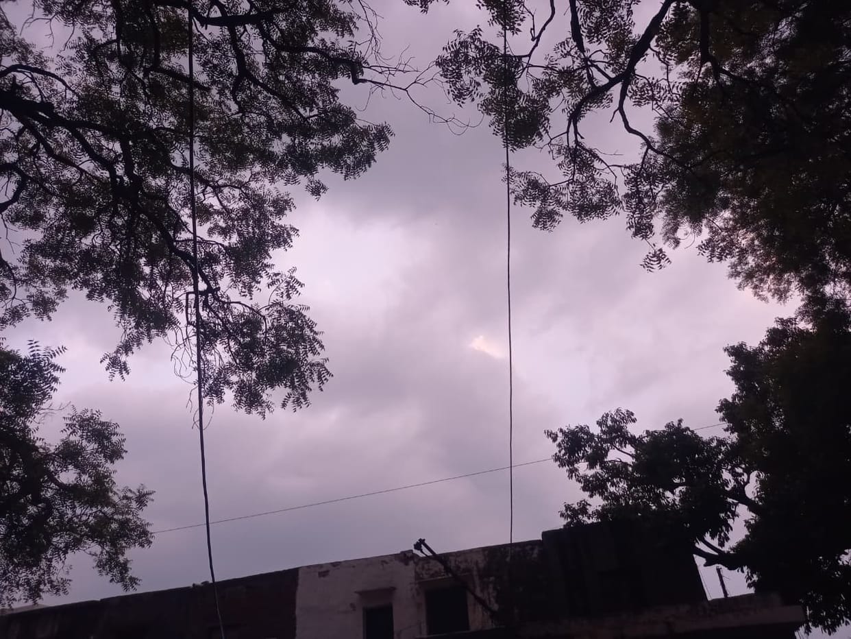 The weather changed, the temperature dropped by 10 degrees in two days.