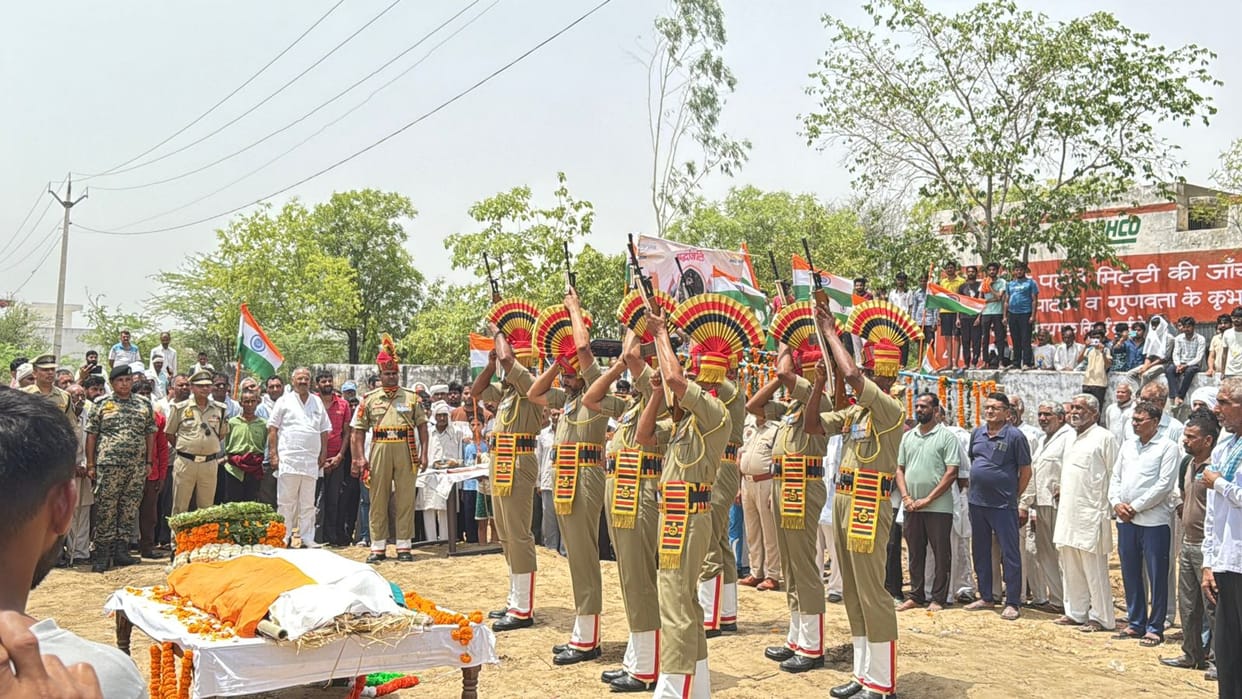 BSF jawan Dayakishan was given a final farewell with state honours.