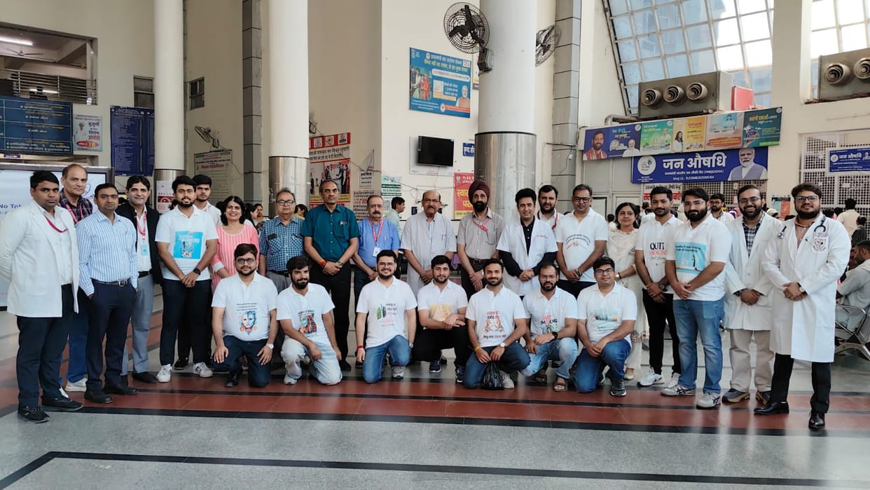 On World No Tobacco Day, the oath of de-addiction was administered at PGI.