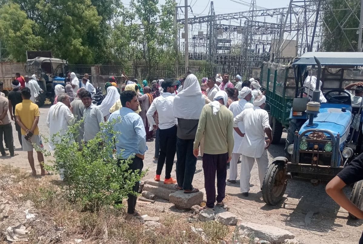 Troubled by electricity crisis, villagers blocked Jind-Safidon road