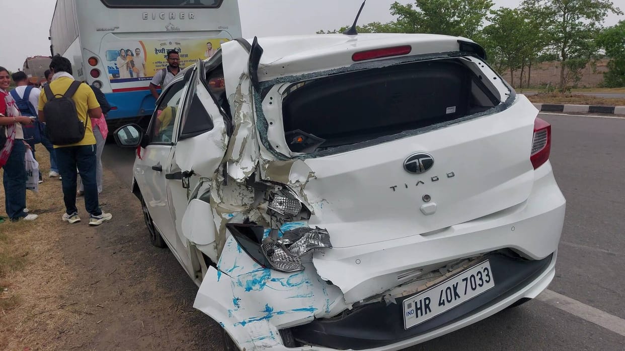 Roadways bus going to Chandigarh collided with car and truck, no casualties