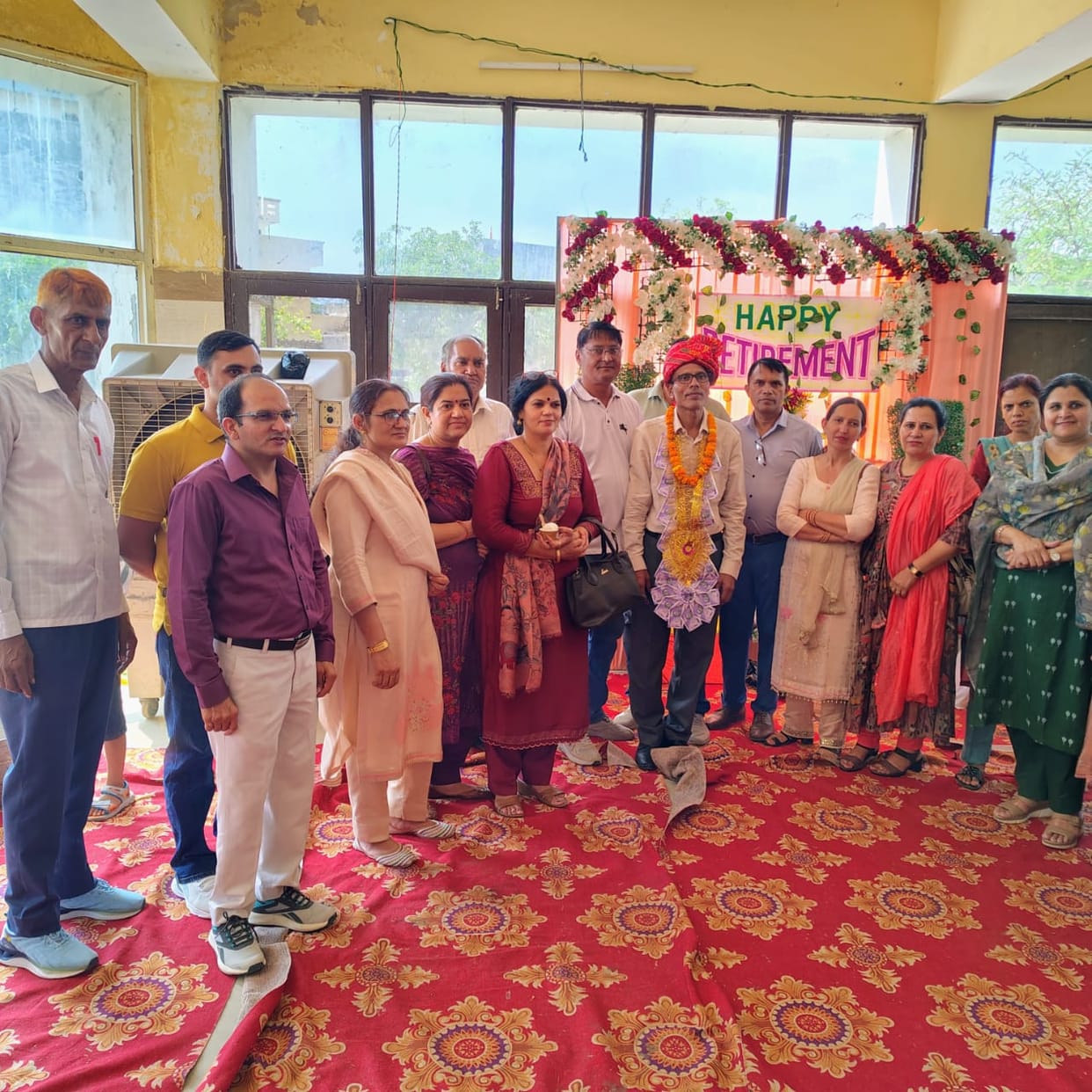 Organizing retirement celebrations at school