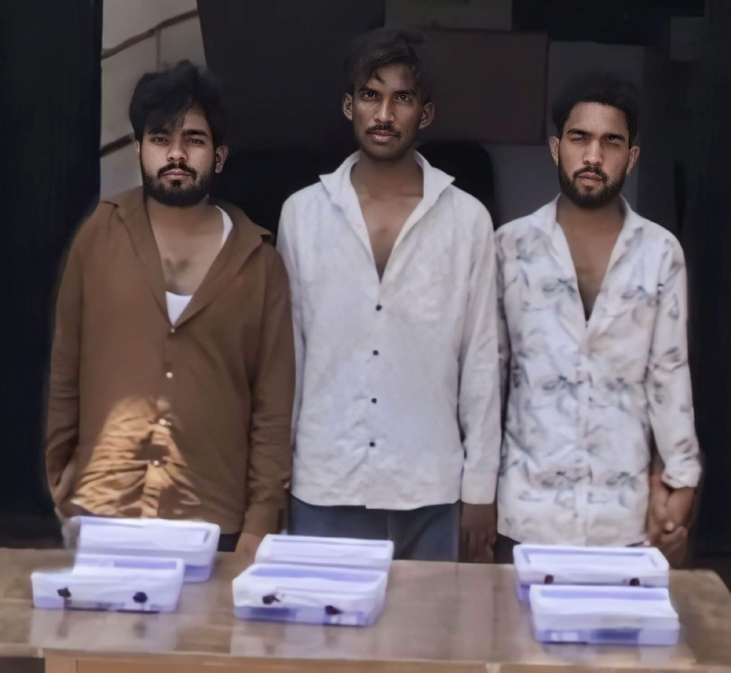  भाले सुल्तान शहीद स्मारक थाने में पकड़े गए बकरी चोरी के आरोपी। स्रोत: निजी सूत्र