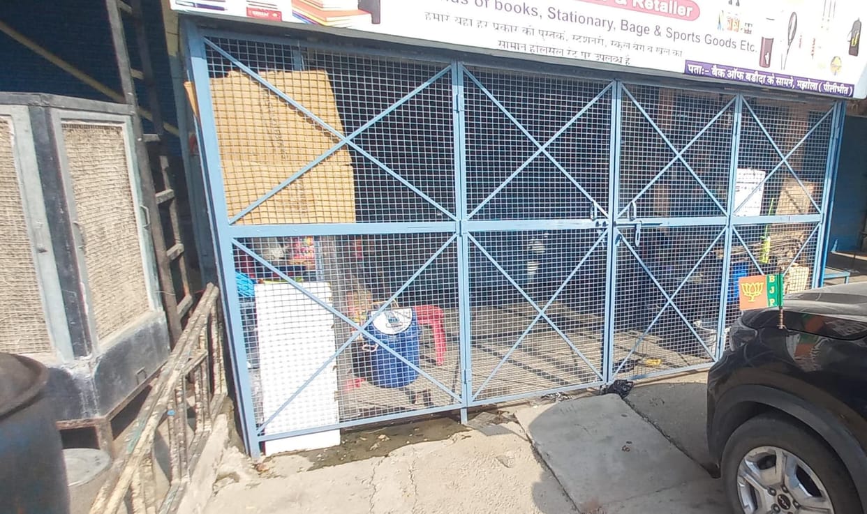Monkeys create panic in Majhola, nets installed around houses