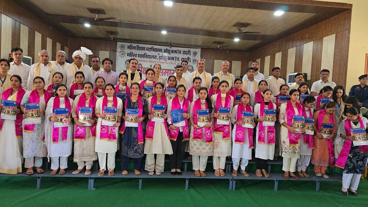 The Education Minister awarded degrees to 651 girl students, saying the future of the country lies in the hands of the youth
