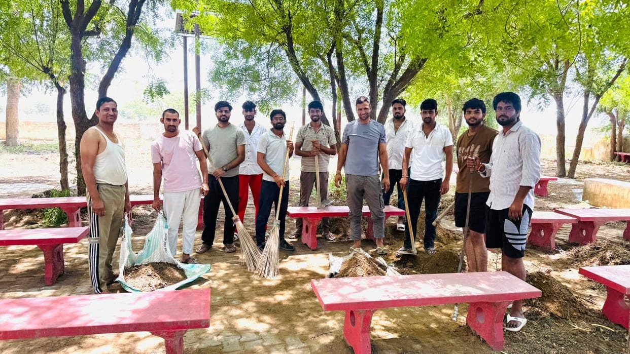 Cleaning of Public Places is Society's Responsibility: Mahavir