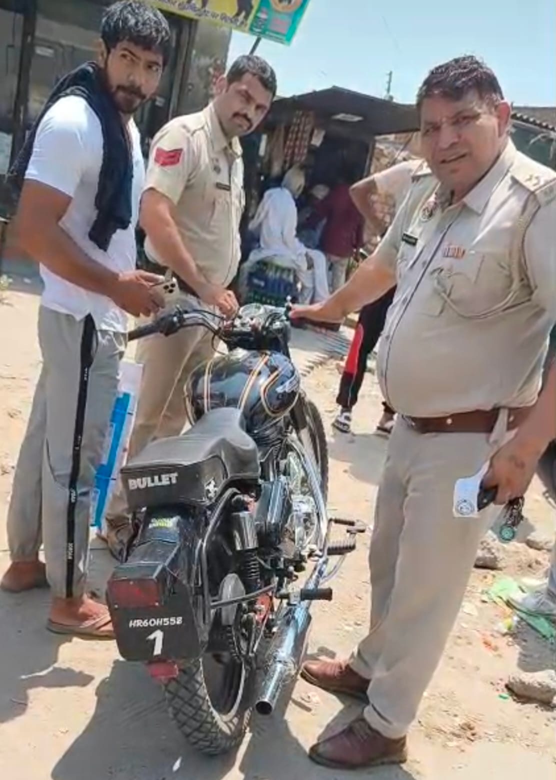 campaign on Saturday against traffic rule violators. Traffic Unit Gannaur