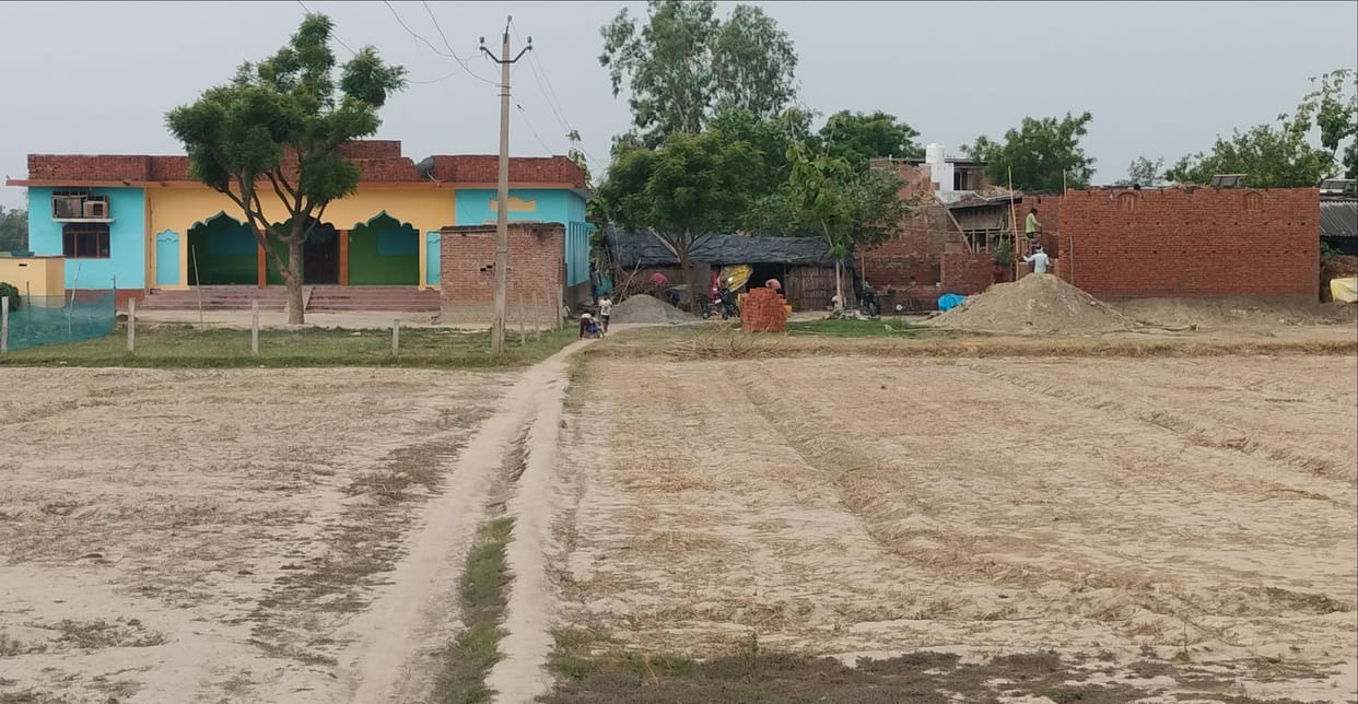There is no way to reach 25 houses, people go along the embankment.