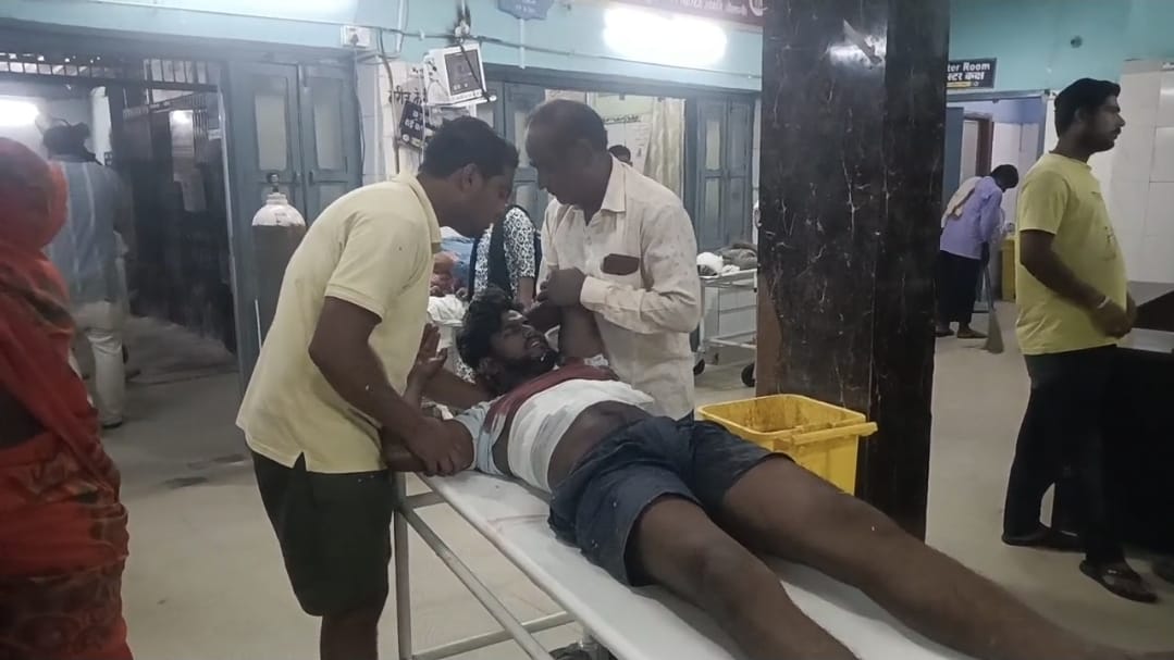 Young man injured in knife attack hajipur vaishali bihar
