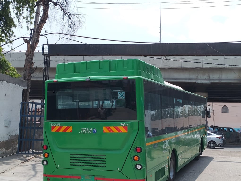 E-buses ran empty in the city, passengers showed no interest