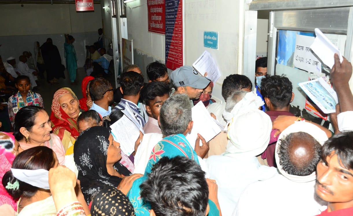 Patients were troubled due to lack of testing of serious diseases in the district hospital.