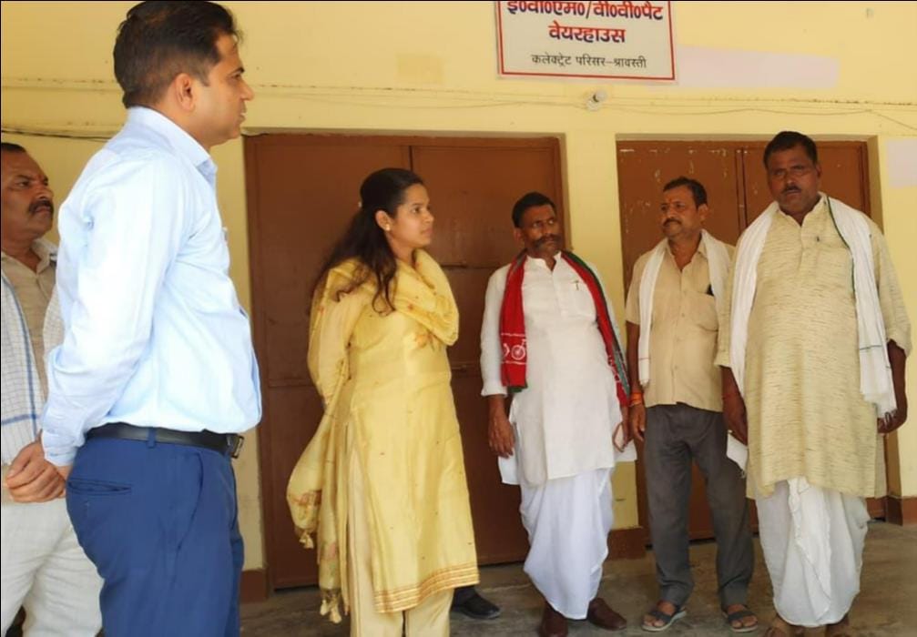 DM inspected the EVM warehouse.